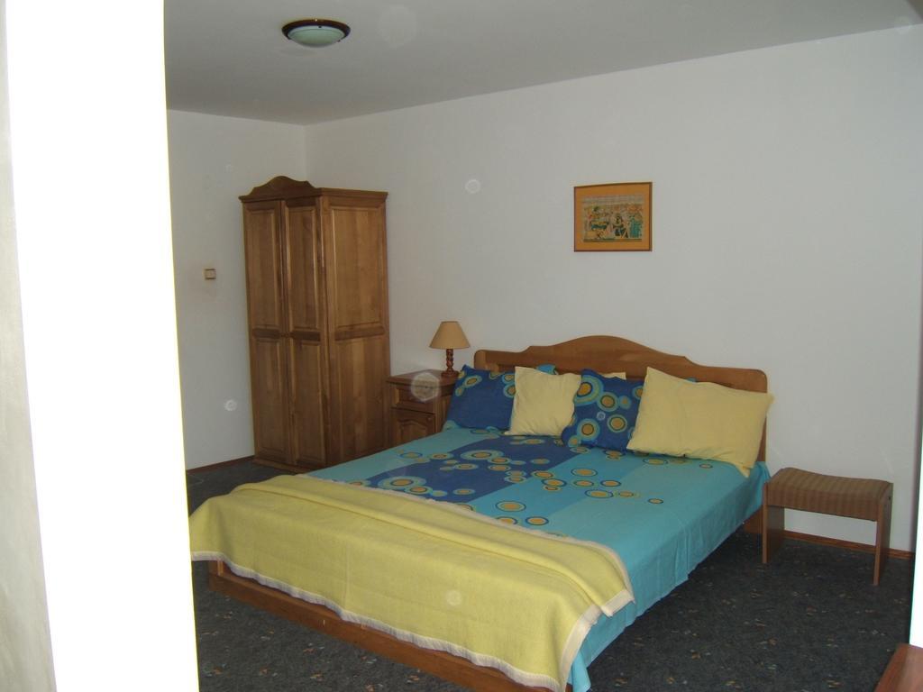 Regina'S Guesthouse Μπαλτσίκ Δωμάτιο φωτογραφία